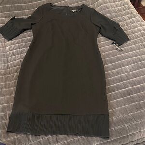 Glamour Black Pleated-Hem Midi Shift Dress